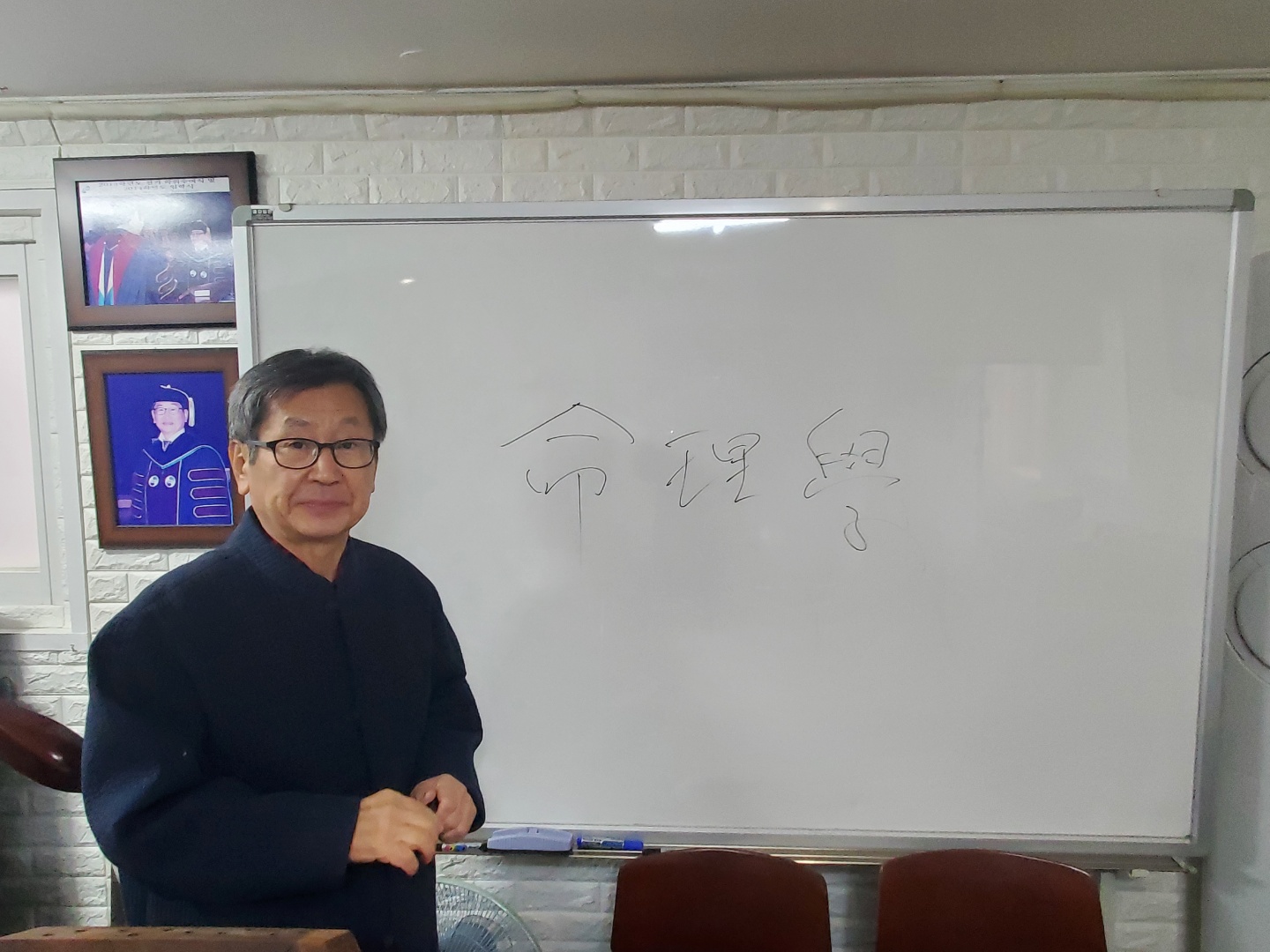 2950055133_95FrpMoX_a53a8e206a2a0d9c6de474384b79a9e44393b4e8.jpg 이미지크게보기